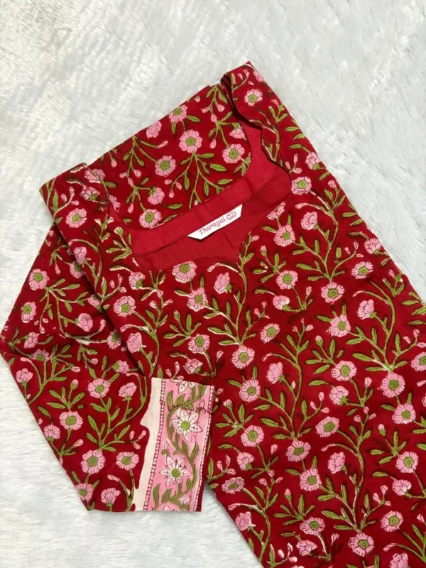 2 CFD - 003 Red and pink