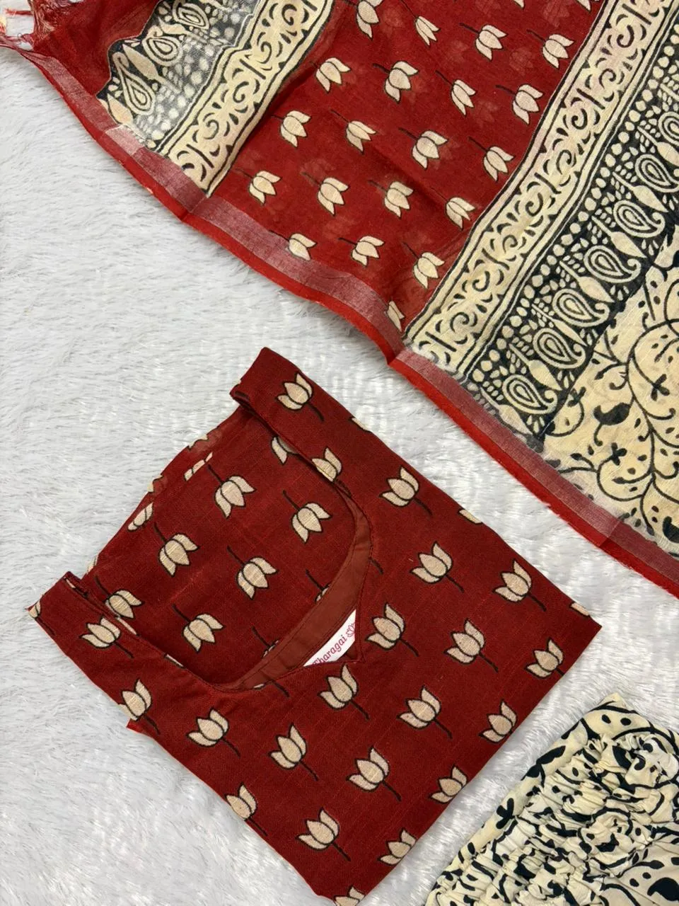 LN-009-MAROON LOTUS
