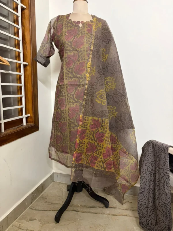 3 KDC-028 GREY KOTA SUIT