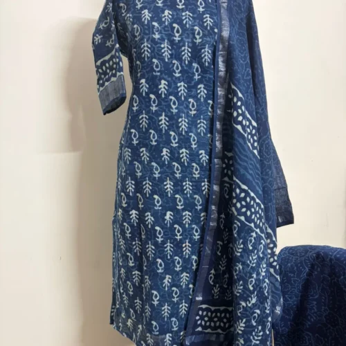 LN001 - Indigo Linen
