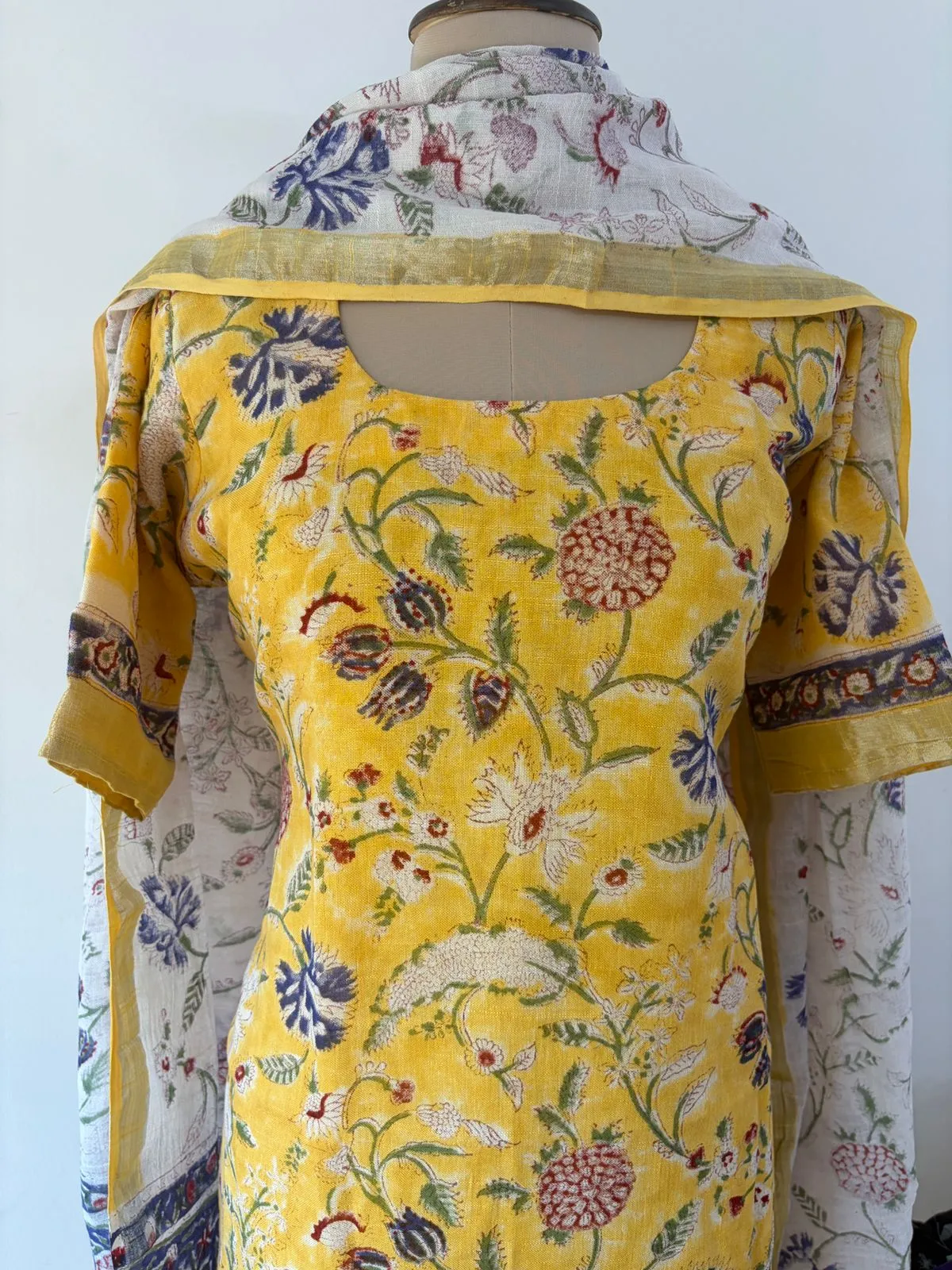 LN-011 YELLOW FLORAL LINEN COTTON SUITS