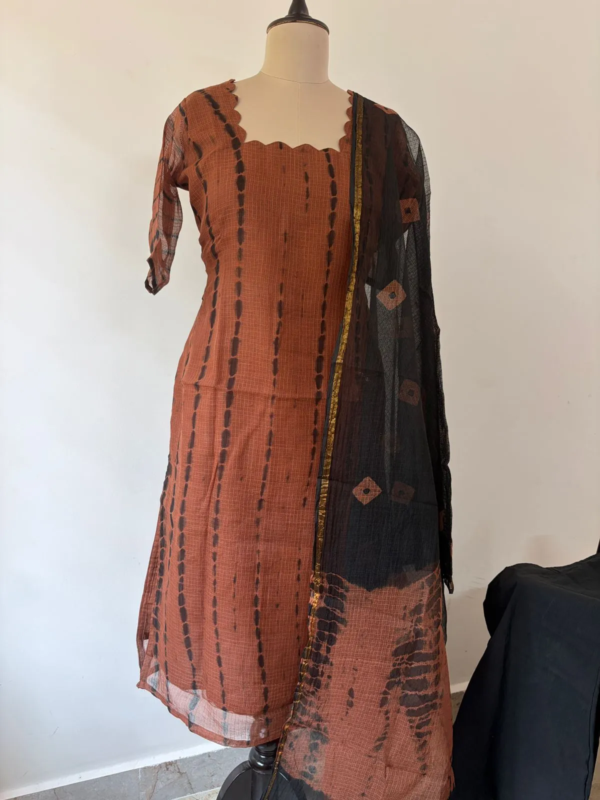 KDC-011 Coffee Brown Shibori Kota Suit