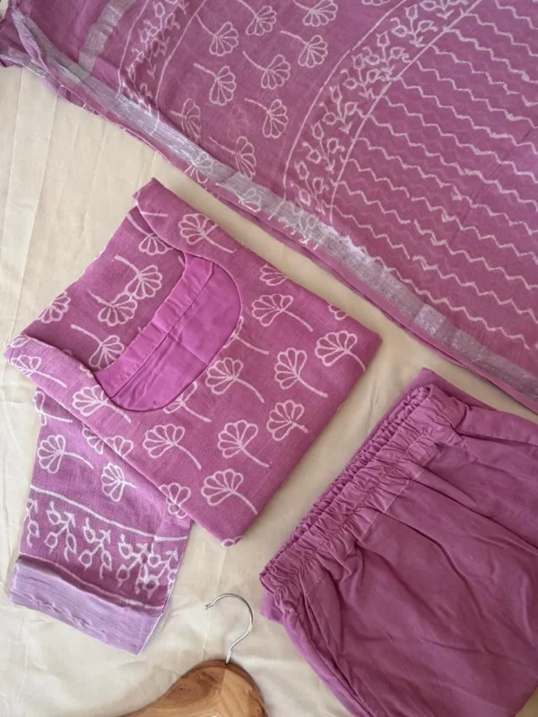 WhatsApp (29) LN-010 MAUVE LINEN COTTON SUITS