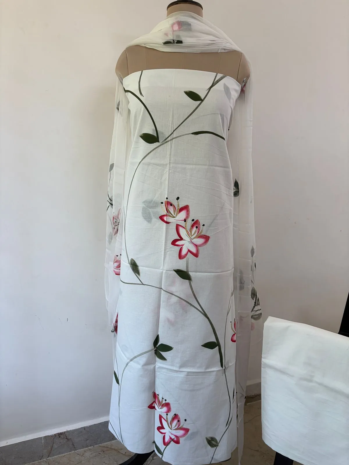 CFD - 001 white